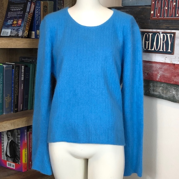 Angora Sweater C426 - Picture 2 of 6
